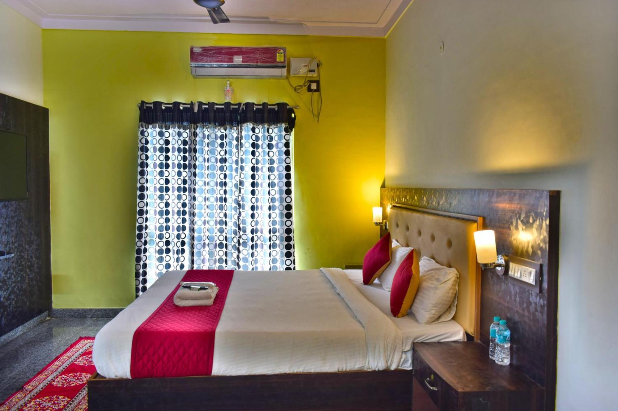 Dolphin Resort เยลาคีรี ภายนอก รูปภาพ