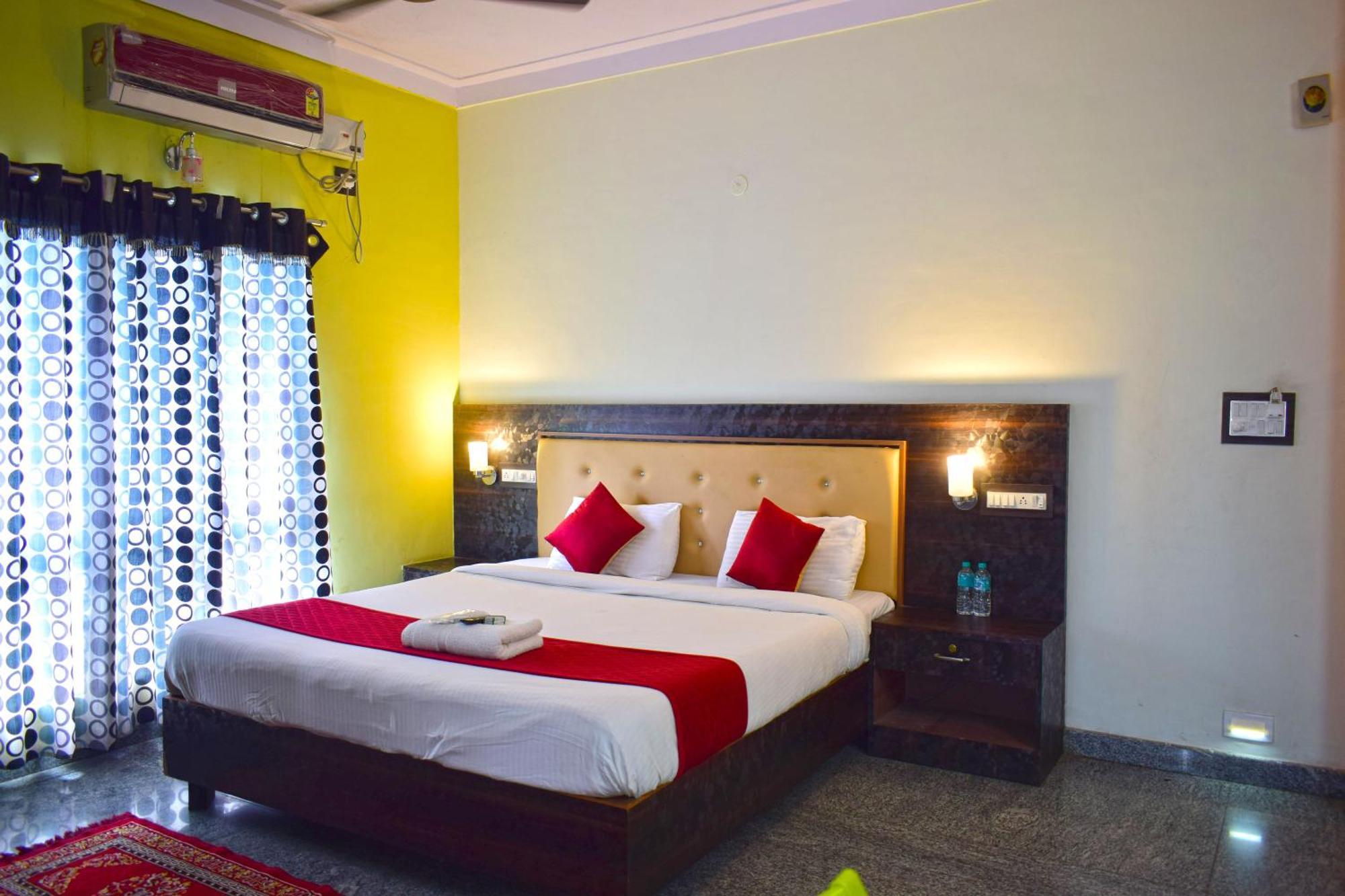 Dolphin Resort เยลาคีรี ภายนอก รูปภาพ