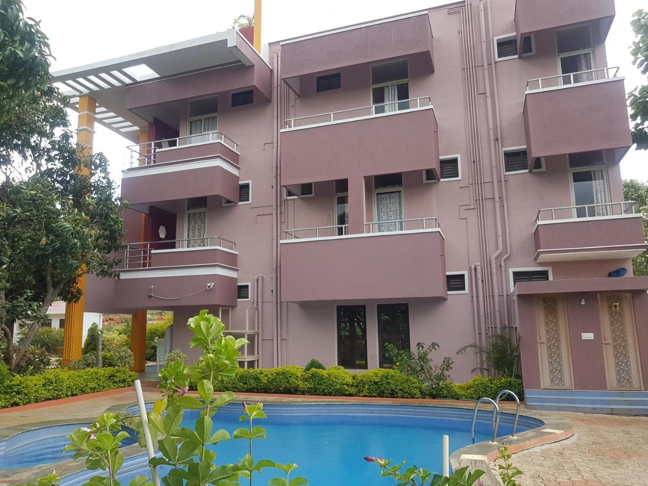 Dolphin Resort เยลาคีรี ภายนอก รูปภาพ