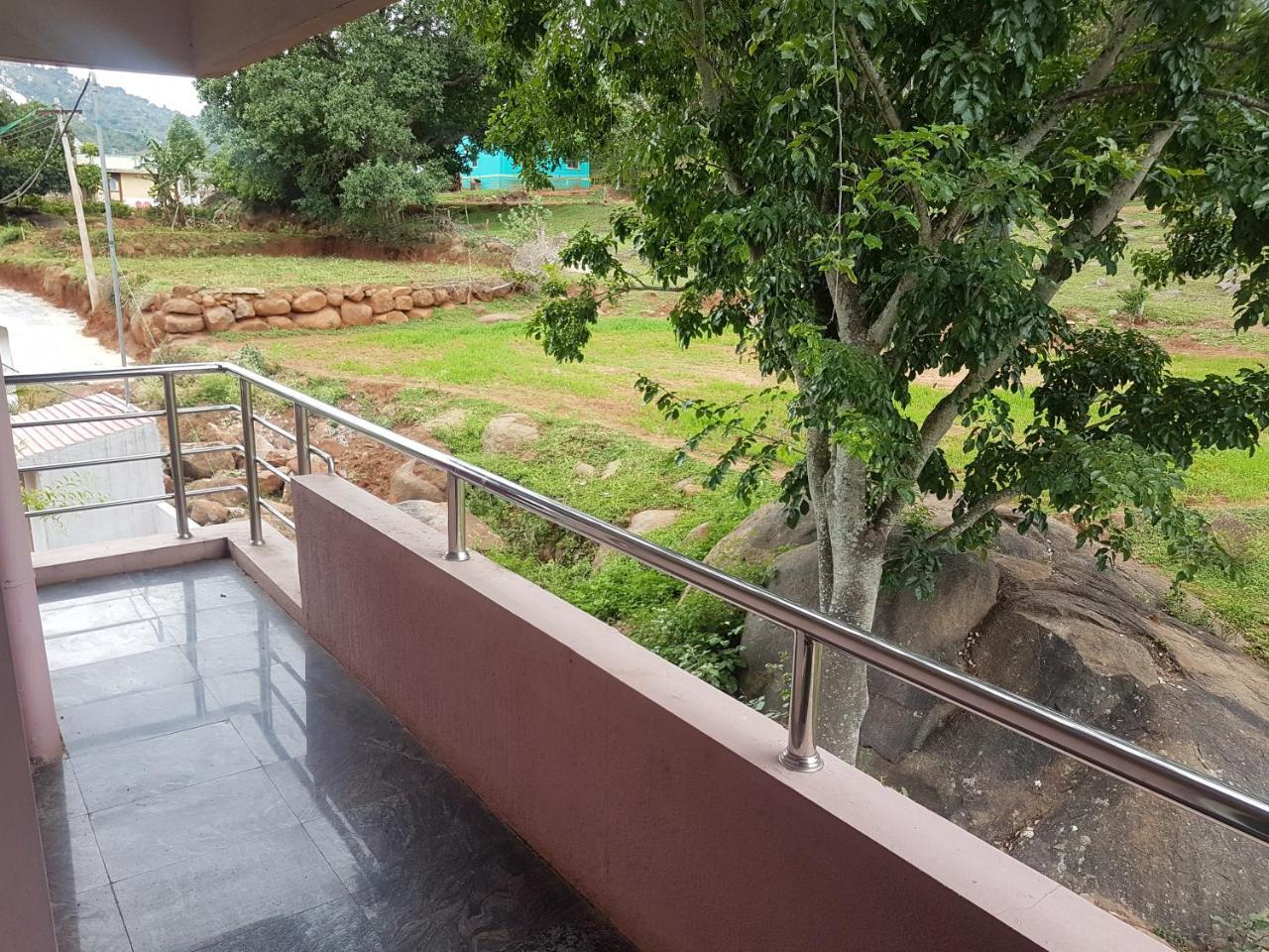 Dolphin Resort เยลาคีรี ภายนอก รูปภาพ