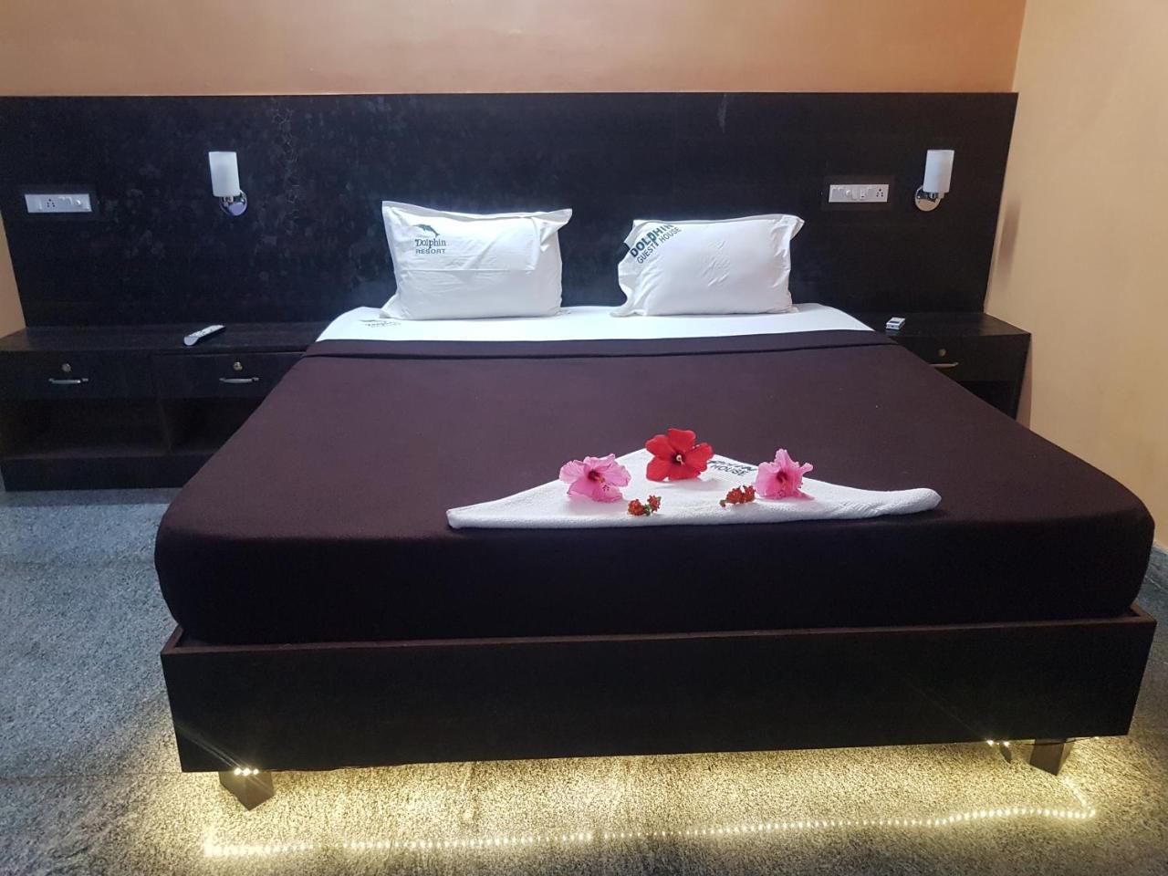 Dolphin Resort เยลาคีรี ภายนอก รูปภาพ