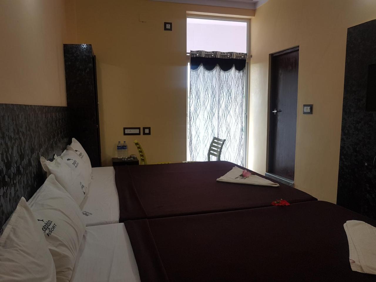 Dolphin Resort เยลาคีรี ภายนอก รูปภาพ
